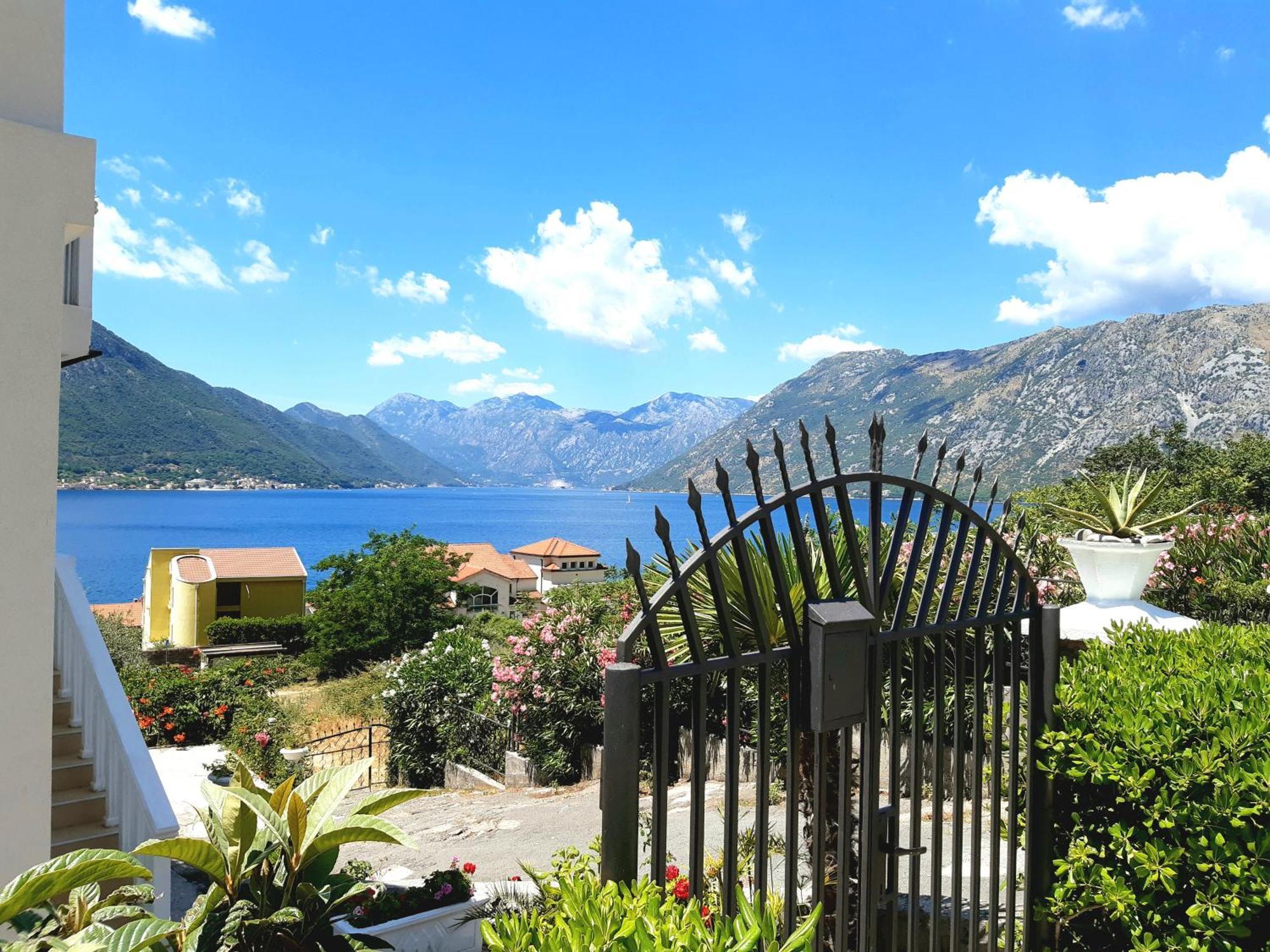 Apartments Sonja Kotor Exterior foto