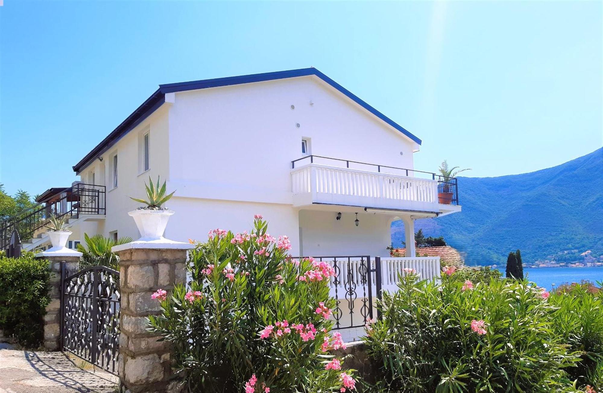 Apartments Sonja Kotor Exterior foto